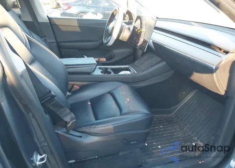 2022 Tesla Model Y Long Range Dual Motor All-Wheel Drive z USA, uszkodzony, nr VIN 7SAYGDEE9NF481758